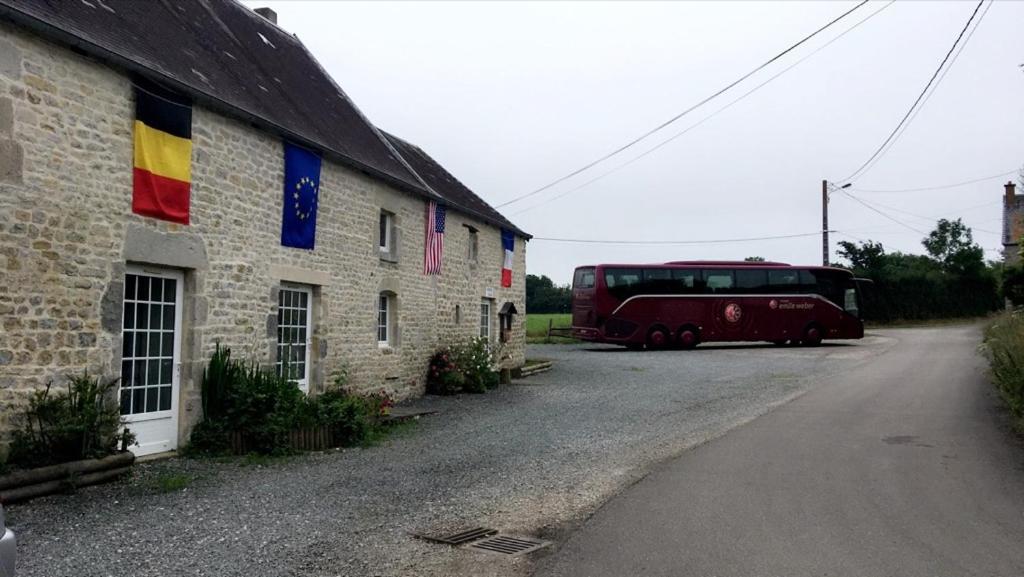 Вилла Chevrerie De La Huberdiere Liesville-sur-Douve Экстерьер фото